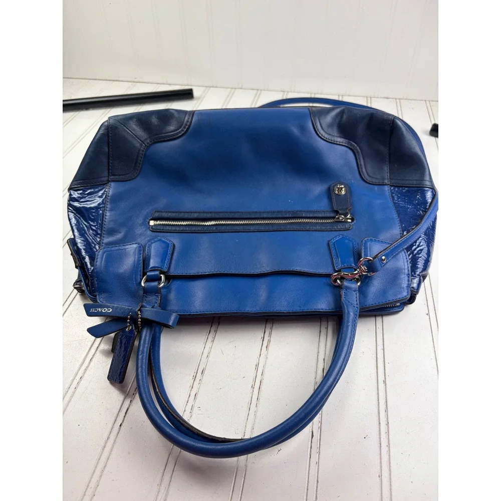 Coach Vintage Y2K Blue Patent Leather Poppy Shoulder Bag Purse